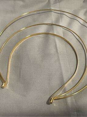 double halo style headband in Gold